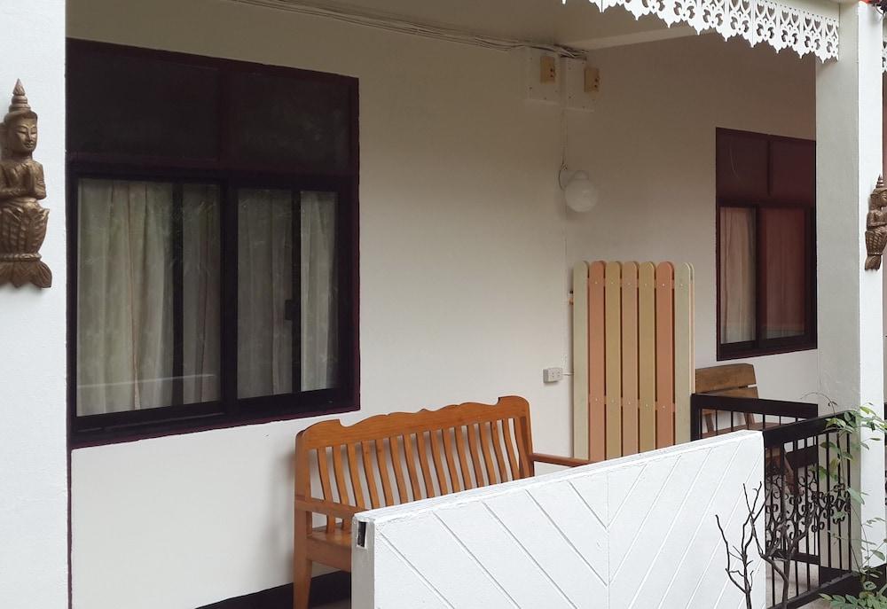 Hollanda Montri Guesthouse Чиангмай Экстерьер фото