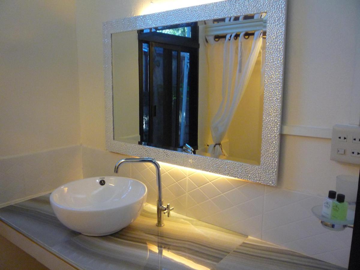 Hollanda Montri Guesthouse Чиангмай Экстерьер фото